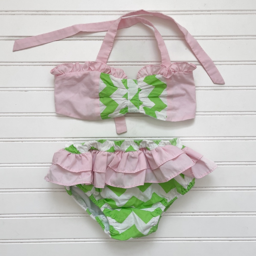 CHLOE’S CLOSET EUC Geometric Print Ruffle 2 Piece Swimsuit